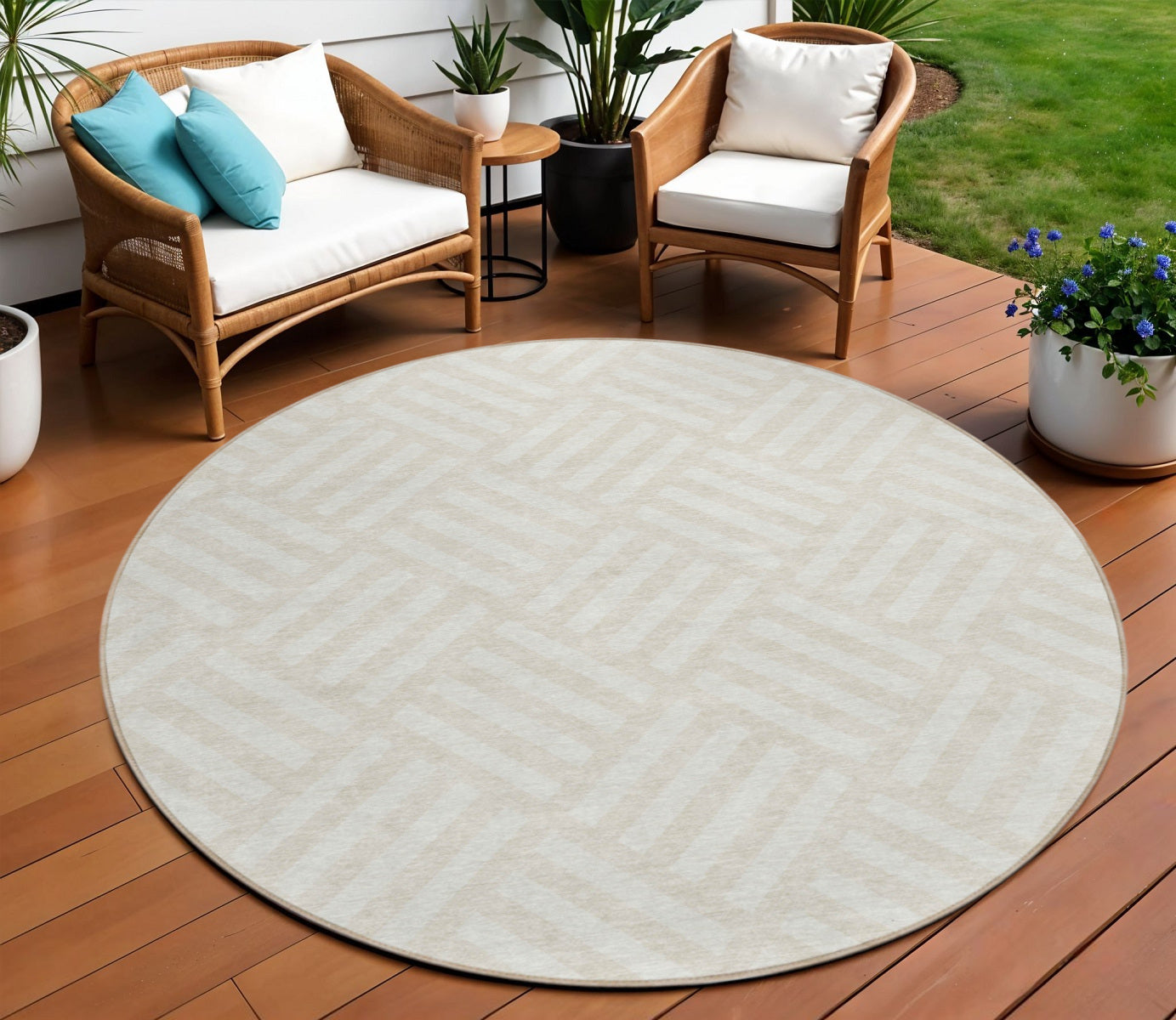 8' Ivory And Beige Round Geometric Washable Indoor Outdoor Area Rug